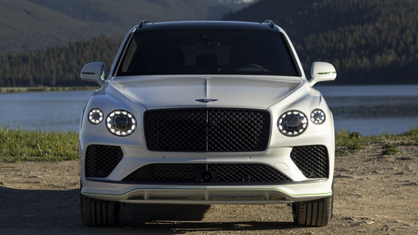 Представлена самая мощная версия кроссовера Bentley Bentayga Представлена самая мощная версия кроссовера Bentley Bentayga