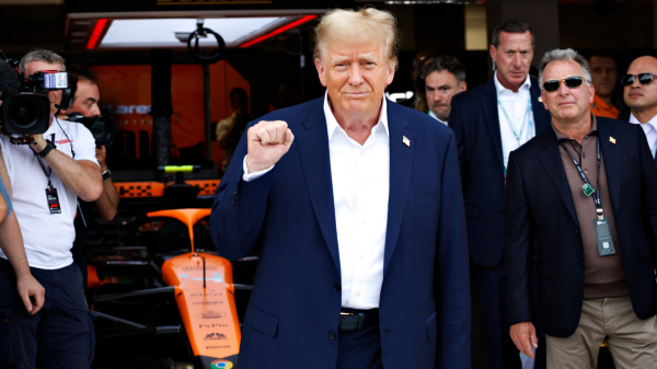 Представитель &laquo;Макларена&raquo; опроверг, что Трамп может сесть за руль болида команды &laquo;Формулы‑1