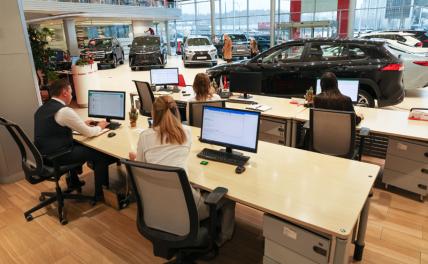 Автосалоны, теряя продажи, пошли в атаку на интернет&nbsp;&mdash; тот &laquo;последний доллар&raquo; отбирает