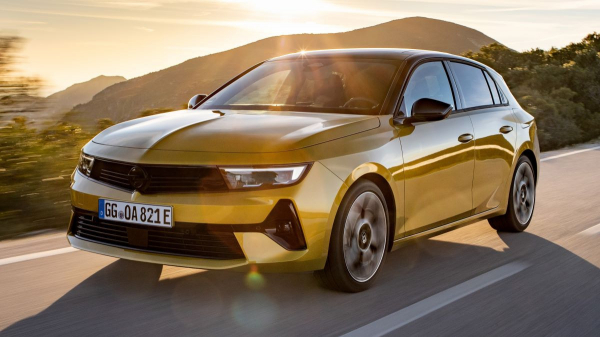 Гибридный Opel Astra променял &laquo;автомат&raquo; на &laquo;робот&raquo; и стал мощнее
