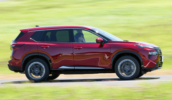 Nissan X-Trail: рестайлинг и букет спецверсий (включая Nismo)