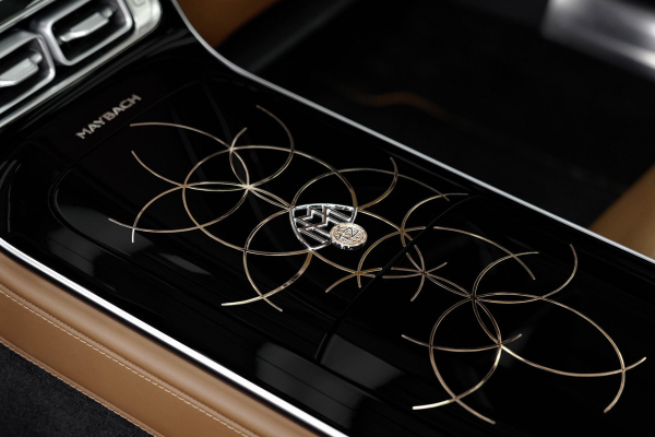 Mercedes-Maybach V12 Edition: с добавлением золота