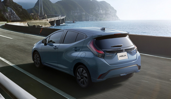 Представлен обновленный хэтчбек Toyota Aqua