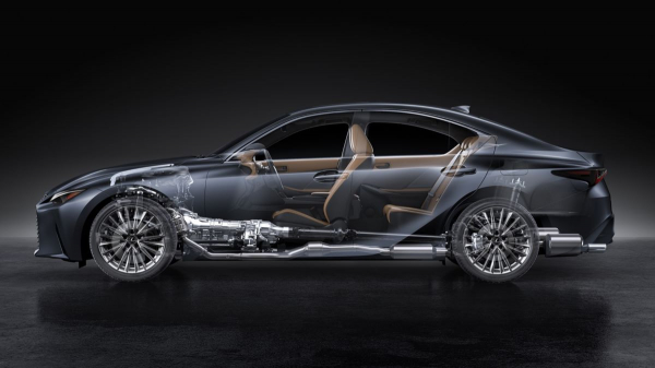 Седан Lexus IS: рестайлинг вместо прощания