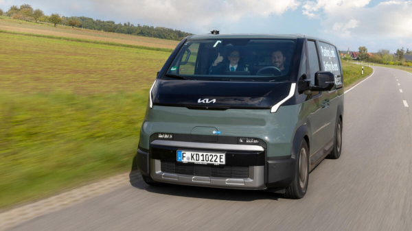 Электрофургон Kia PV5 установил мировой рекорд дальнобойности  
