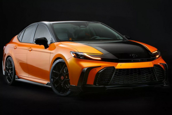 Toyota Camry и Corolla Cross принарядились для тюнинг-шоу SEMA Toyota Camry и Corolla Cross принарядились для тюнинг-шоу SEMA