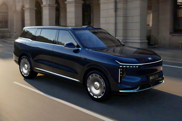 Флагманский кроссовер IM LS9: гибрид с дальнобойностью 1500 км