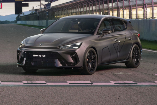 Лимитированный хот-хэтч Cupra Leon VZ и спецверсия VZ TCR: испанский экстрим Лимитированный хот-хэтч Cupra Leon VZ и спецверсия VZ TCR: испанский экстрим