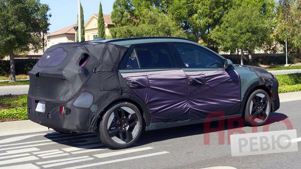 Обновленный Kia Niro вышел на дорожные испытания в США Обновленный Kia Niro вышел на дорожные испытания в США