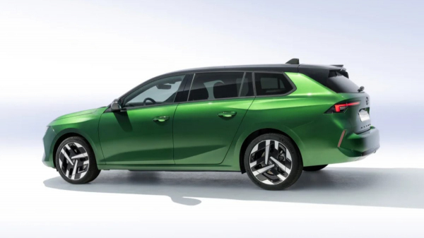 Семейство Opel Astra примерило новое лицо и более емкую батарею