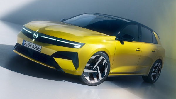 Семейство Opel Astra примерило новое лицо и более емкую батарею