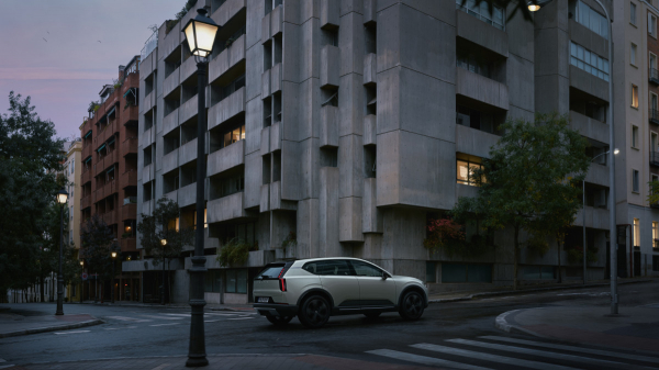 Электрический кроссовер Volvo EX60 полностью рассекречен Электрический кроссовер Volvo EX60 полностью рассекречен