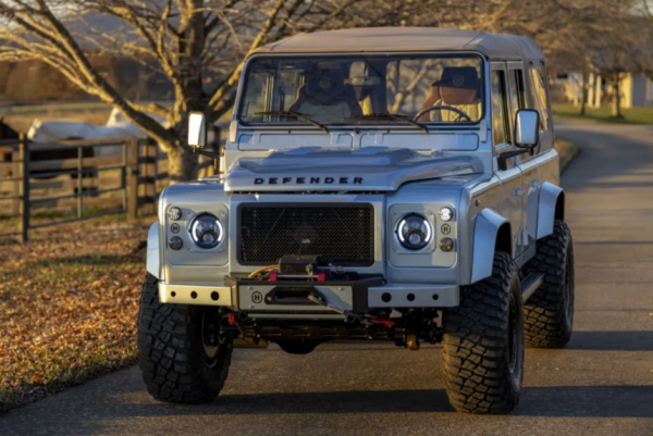 Доработанный Land Rover Defender обрел имя Arvon и негуманный ценник 