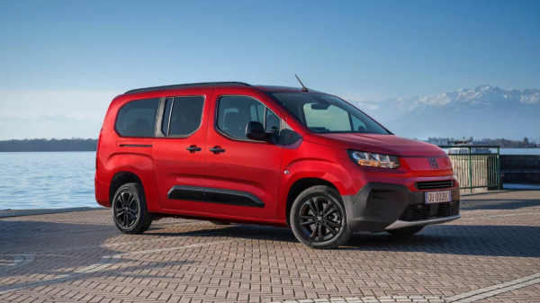 Fiat Qubo L : новое имя для пассажирской версии Doblo Fiat Qubo L : новое имя для пассажирской версии Doblo