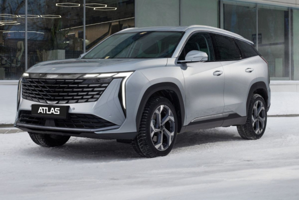 Geely Atlas обрел младший двигатель и передний привод