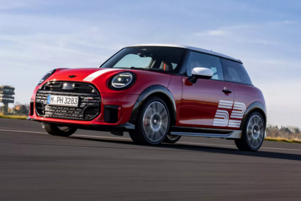 Особый Mini Cooper посвятили победе в ралли Монте-Карло 1965 года Особый Mini Cooper посвятили победе в ралли Монте-Карло 1965 года