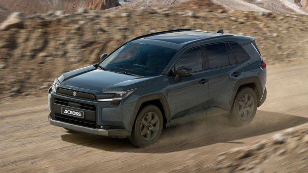 Кроссовер Toyota RAV4 вновь перевоплотился в Suzuki Across Кроссовер Toyota RAV4 вновь перевоплотился в Suzuki Across