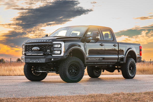 Hennessey VelociRaptor 1200 F-250: дизельный гигант к юбилею независимости Америки Hennessey VelociRaptor 1200 F-250: дизельный гигант к юбилею независимости Америки