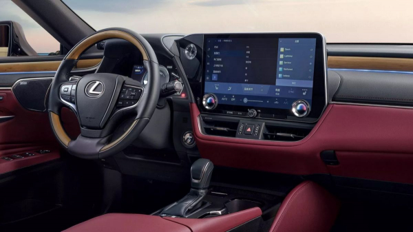 Lexus ES Moon Shadow принарядился на прощание Lexus ES Moon Shadow принарядился на прощание