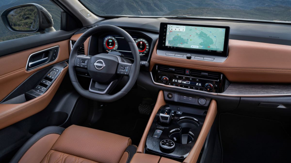 Обновленный Nissan X-Trail прибыл в Европу с двухлетней задержкой Обновленный Nissan X-Trail прибыл в Европу с двухлетней задержкой