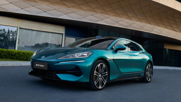 Обновленная Denza Z9 GT стала самым дальнобойным электрокаром Обновленная Denza Z9 GT стала самым дальнобойным электрокаром
