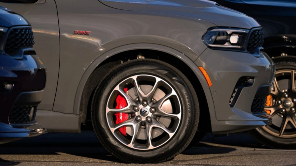 Dodge Durango вновь обрел мотор Hemi V8 6.4 Dodge Durango вновь обрел мотор Hemi V8 6.4