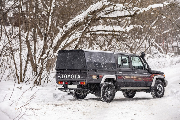 Назад в будущее, вперед в прошлое: опыт владения Toyota Land Cruiser 70