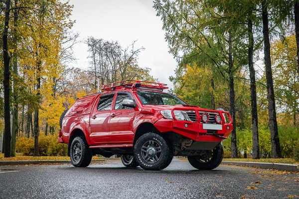 Не бита, не крашена, один хозяин: опыт владения Toyota Hilux VII