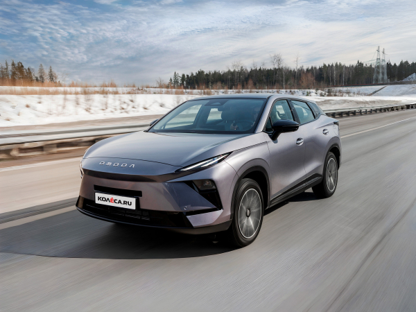 Внешность в стиле &laquo;электричек&raquo; и новый салон: тест-драйв новой Omoda C5
