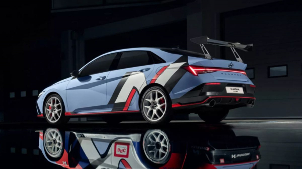 Спортседан Hyundai Elantra N TCR: окрыленный гонками Спортседан Hyundai Elantra N TCR: окрыленный гонками