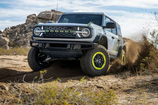 Внедорожник Ford Bronco RTR полностью рассекречен Внедорожник Ford Bronco RTR полностью рассекречен