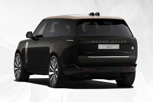 Range Rover обзавелся спецверсией в честь года Лошади 