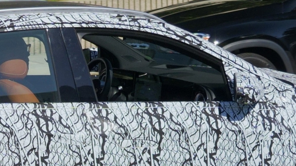 Новый Mercedes-Benz GLA замечен на испытаниях в США