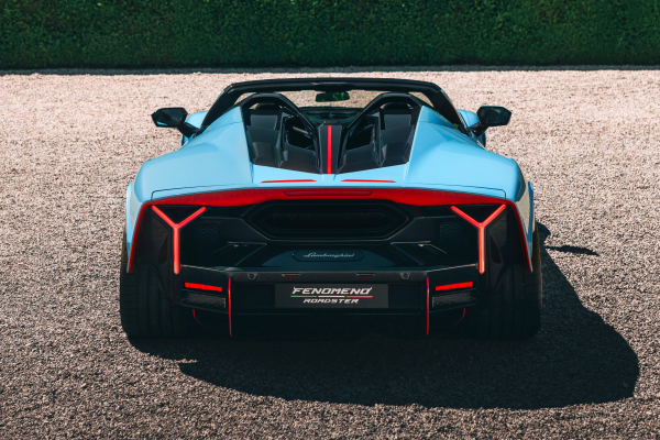 Lamborghini представила самый мощный родстер в своей истории
