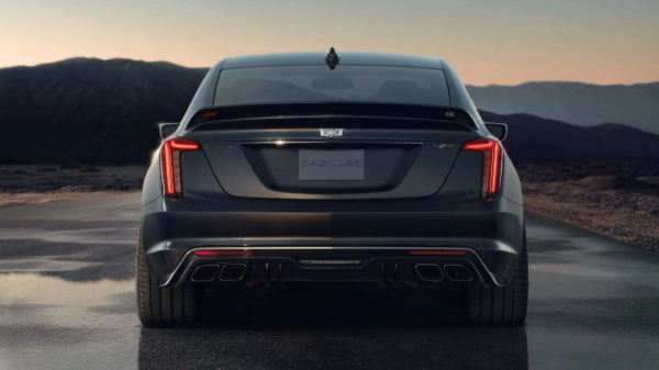 Cadillac CT5-V Blackwing стал мощнее в честь Формулы-1