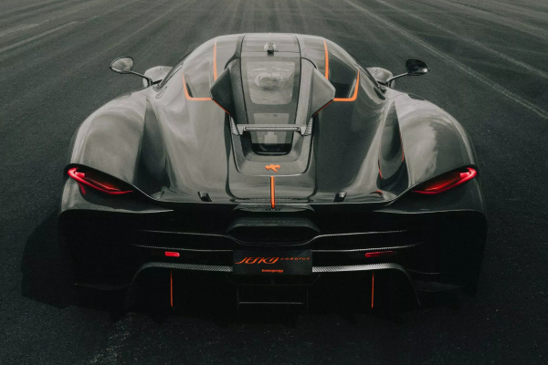Koenigsegg Jesko Absolut установил новые рекорды