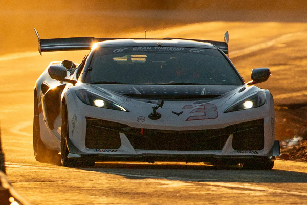 «Гонка в облака» на Пайкс-Пик: рекорд Chevrolet Corvette ZR1X и триумф электромобиля Ford «Гонка в облака» на Пайкс-Пик: рекорд Chevrolet Corvette ZR1X и триумф электромобиля Ford