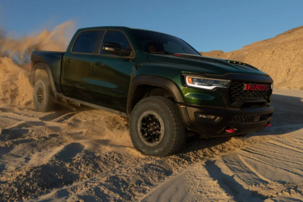 Возрожденный пикап Ram 1500 TRX SRT дебютировал в США Возрожденный пикап Ram 1500 TRX SRT дебютировал в США