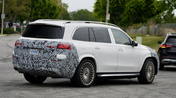 На подходе обновленный кроссовер Mercedes-Maybach GLS