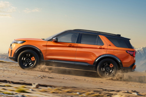 В Китае начались продажи обновленного кроссовера Ford Explorer