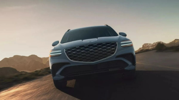 Кроссовер Genesis GV70: легкий стайлинг вместо нового поколения