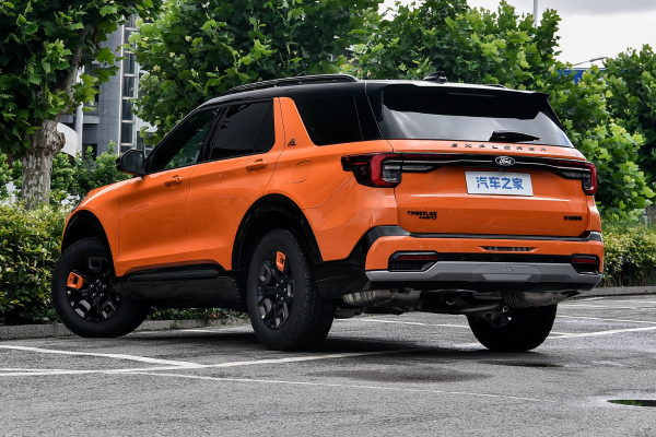 В Китае начались продажи обновленного кроссовера Ford Explorer
