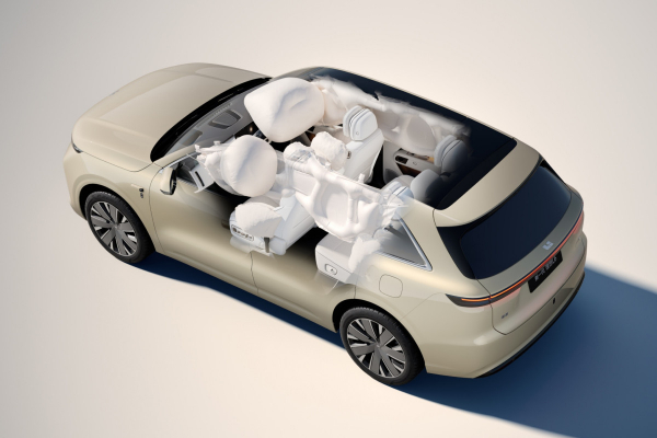 Компания Li Auto обновила кроссовер L6: знакомая упаковка с улучшенной начинкой