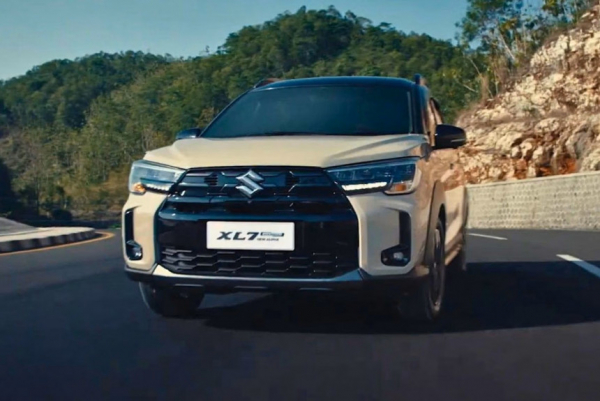 Представлен обновленный кроссвэн Suzuki XL7 Представлен обновленный кроссвэн Suzuki XL7