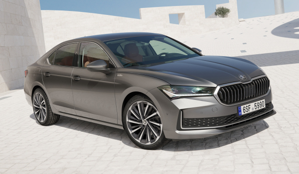 Представлена новая Skoda Superb: лифтбек и универсал