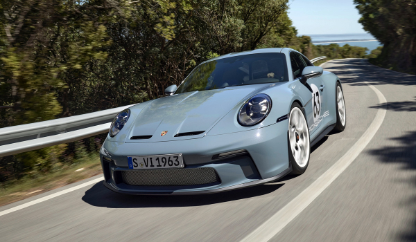 Юбилейное купе Porsche 911 S/T: атмосферник с «механикой» Юбилейное купе Porsche 911 S/T: атмосферник с «механикой»