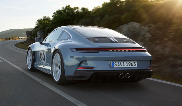 Юбилейное купе Porsche 911 S/T: атмосферник с «механикой» Юбилейное купе Porsche 911 S/T: атмосферник с «механикой»