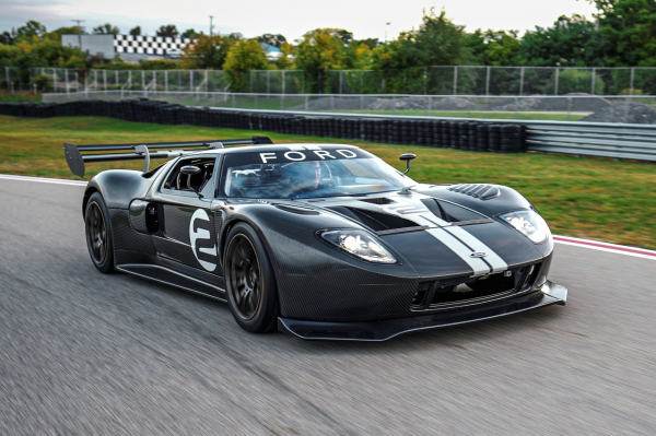 Ford GT первого поколения возвращается с карбоновым кузовом и 1500-сильным мотором Ford GT первого поколения возвращается с карбоновым кузовом и 1500-сильным мотором