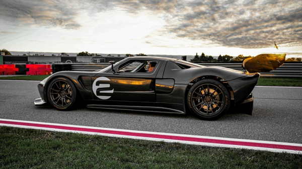 Ford GT первого поколения возвращается с карбоновым кузовом и 1500-сильным мотором Ford GT первого поколения возвращается с карбоновым кузовом и 1500-сильным мотором