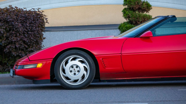 Горячий мотор и умеренный нрав: опыт владения Chevrolet Corvette IV C4 1995 года Горячий мотор и умеренный нрав: опыт владения Chevrolet Corvette IV C4 1995 года